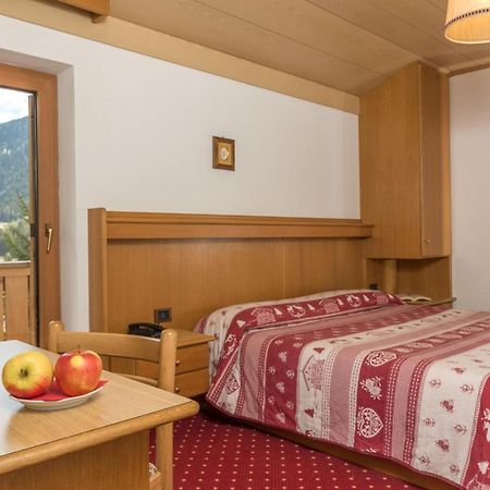 Hotel Garni Lastei Pozza di Fassa Exterior foto