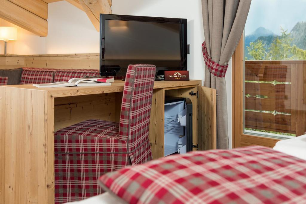 Hotel Garni Lastei Pozza di Fassa Exterior foto