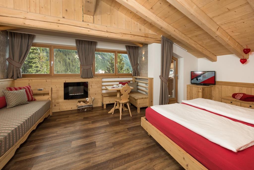 Hotel Garni Lastei Pozza di Fassa Exterior foto